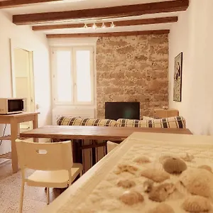 https://holiday-alghero-old-town.in-sardinia.net