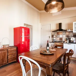 Appartement Affordable With A View In The Heart Of, Lucques